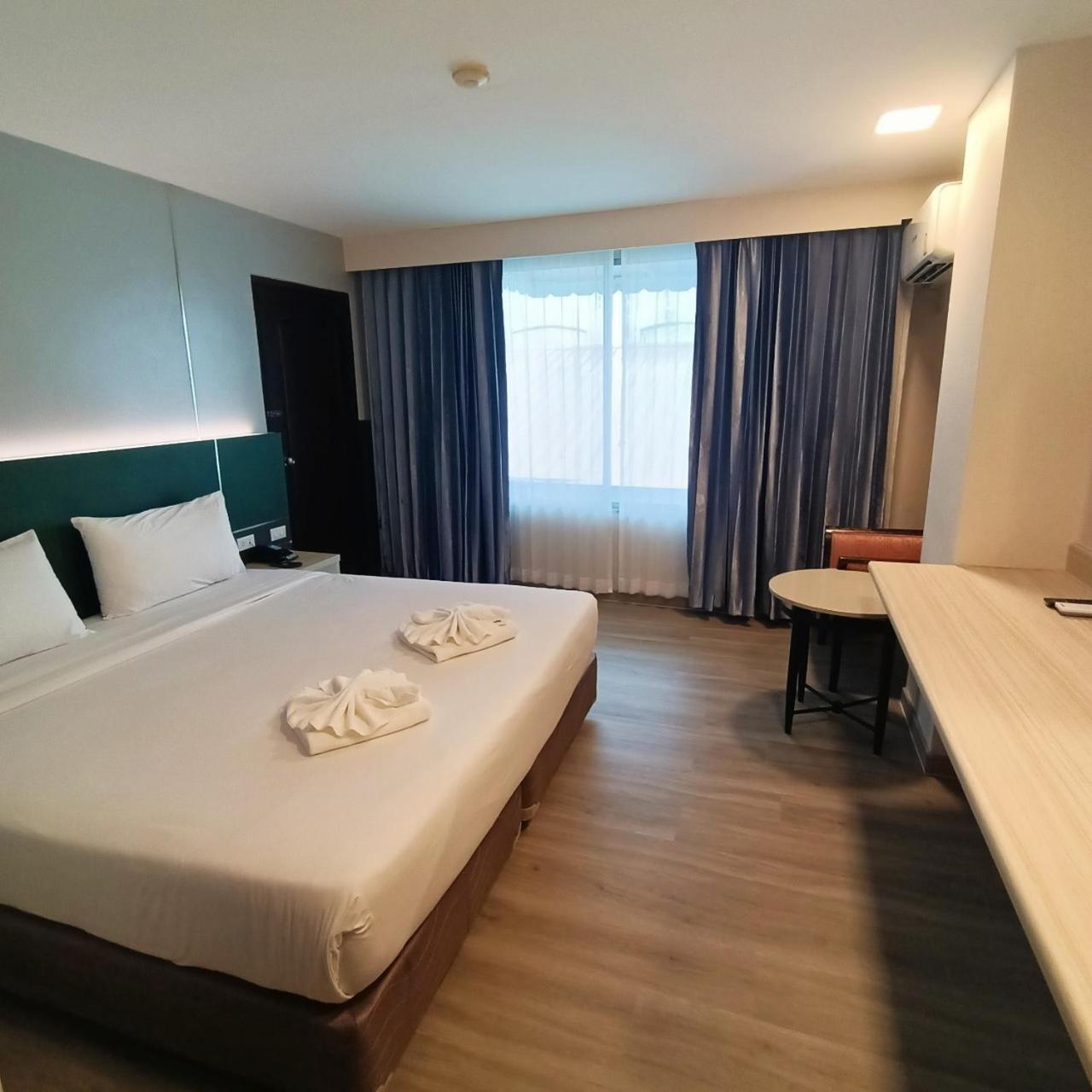 Mayflower Grande Hotel Phitsanulok Exteriér fotografie